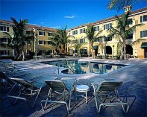 Hawthorn Suites - Naples (Pine Ridge)