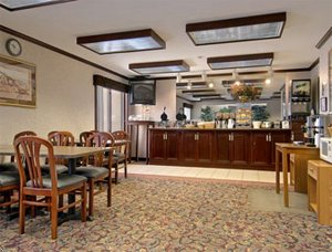 Baymont Inn & Suites Green Bay