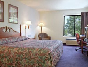 Baymont Inn & Suites Chicago/North Aurora