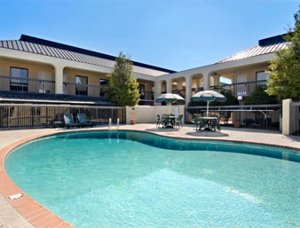 Baymont Inn & Suites - Macon