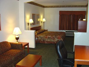 Best Western Club House Inn & Suites