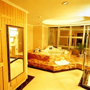 Best Western Qingdao Kilin Crown Hotel