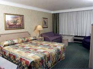 Clarion Hotel & Suites Emerald Springs