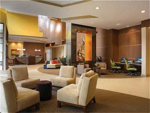 Crowne Plaza Hotel Milwaukee-Wauwatosa