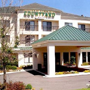 Courtyard By Marriott Pensacola