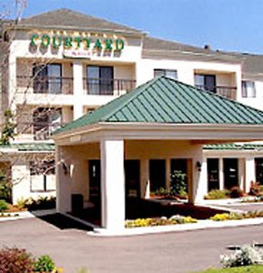 Courtyard By Marriott Lakeland