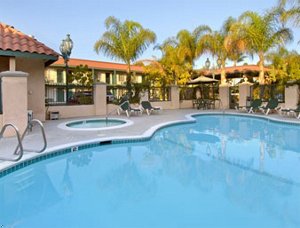 Days Inn Suites Anaheim At Disneyland Park