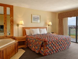 Mackinaw City Days Inn - Lakeview