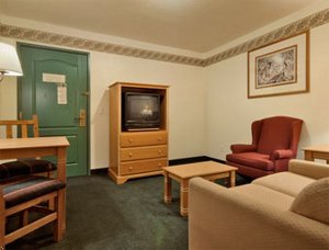 Days Inn & Suites