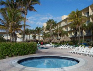 Days Hotel - Sunny Isles Beach