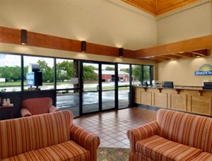 Days Inn & Suites Coffeyville