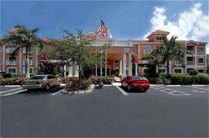 Doubletree Guest Suites Naples