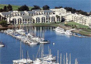 Doubletree Berkeley Marina