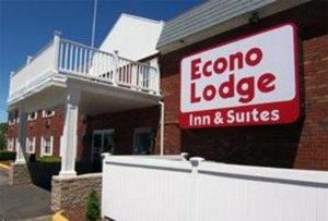 Econo Lodge Inn & Suites