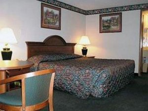 Econo Lodge Airport