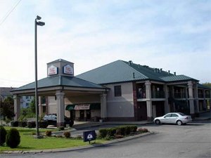 Econo Lodge Inn & Suites