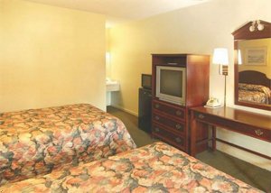 Econo Lodge North