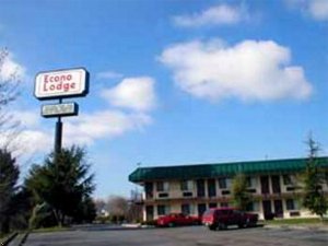 Econo Lodge & Suites