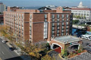 Embassy Suites Hotel St. Paul-Downtown