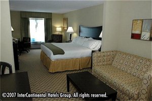 Holiday Inn Express Hotel & Suites Chestertown