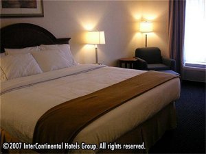 Holiday Inn Express Hotel & Suites Cleveland-Richfield