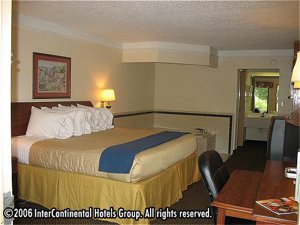 Holiday Inn Express Hotel & Suites Clinton (I-75 Ext 122 Hwy 61)