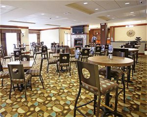 Holiday Inn Express Hotel & Suites Cincinnati - Mason