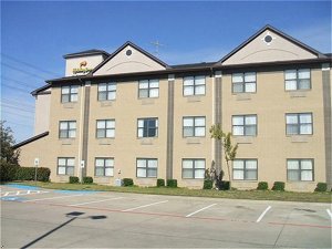 Holiday Inn Express Hotel & Suites Dallas/Stemmons Fwy(I-35 E)