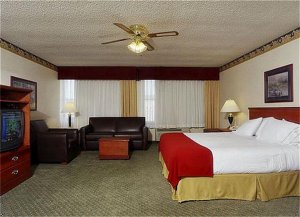 Holiday Inn Express Hotel & Suites Dallas Lewisville