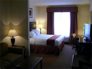 Holiday Inn Express Hotel & Suites Clarksville