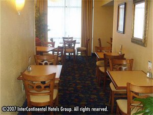 Holiday Inn Express Macon(I-75&riverside), Ga