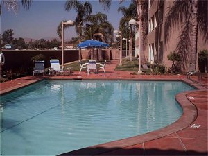 Holiday Inn Express Perris-East