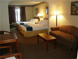 Holiday Inn Express Hotel & Suites Plymouth, In