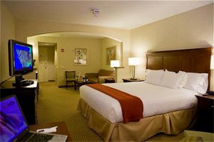 Holiday Inn Express Hotel & Suites Porterville