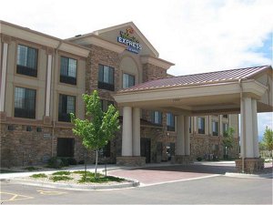 Holiday Inn Express Hotel & Suites Longmont