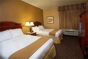 Holiday Inn Express Hotel & Suites San Antonio