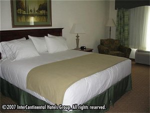 Holiday Inn Express Hotel & Suites Selma