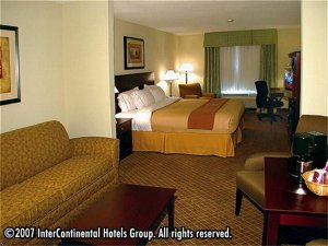 Holiday Inn Express Warrenton