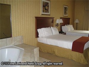 Holiday Inn Express Hotel & Suites Woodbridge