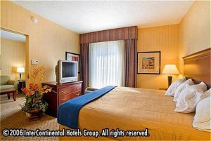 Holiday Inn Express Hotel & Suites West Long Branch