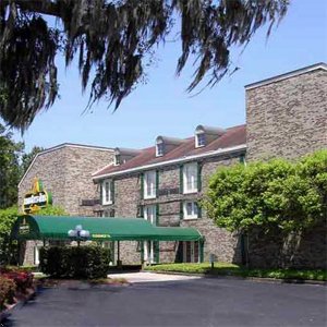 Masters Inn Suites