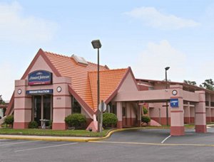 Howard Johnson Express Inn