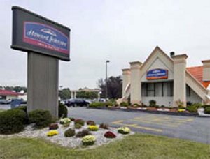 Howard Johnson Hotel & Suites