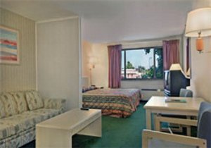 Howard Johnson Express Inn - Rocklin  Suites