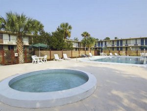 Howard Johnson Inn - Daytona Beach/Deland