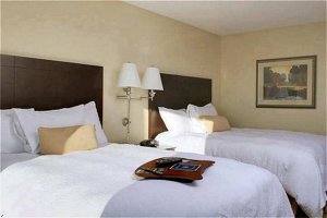 Hampton Inn And Suites Atlanta-Camp Creek Marketplace