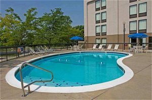 Hampton Inn Kansas City-Airport