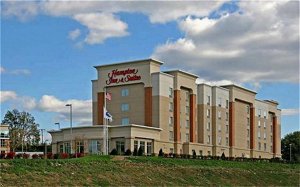 Hampton Inn & Suites Pittsburgh-Meadow Lands