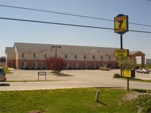 Super 7 Motel