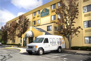 La Quinta Inn & Suites Warwick